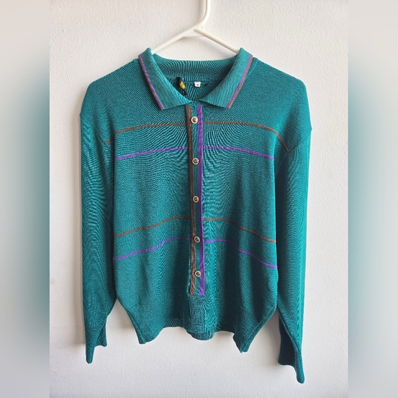 Tops - Vintage Green Top Size M